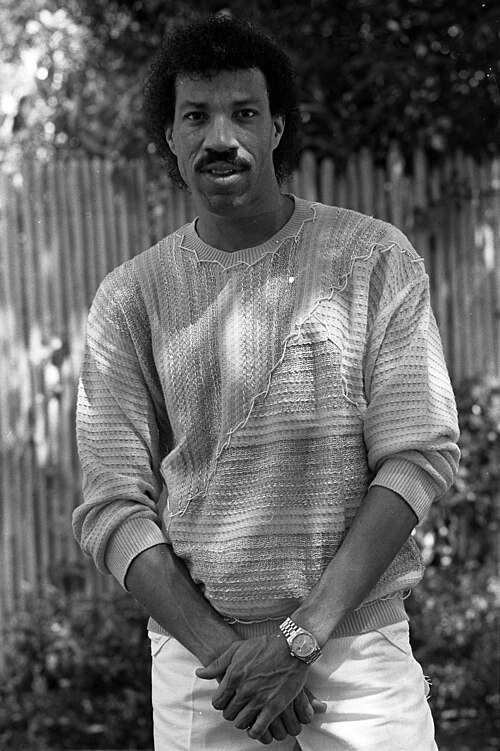 1788271863159_500px Lionel_Richie_1984